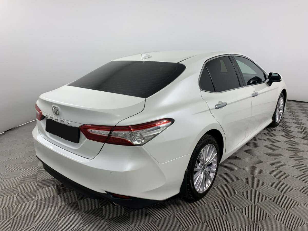 Toyota Camry с пробегом — 2021 год. Фото: #4