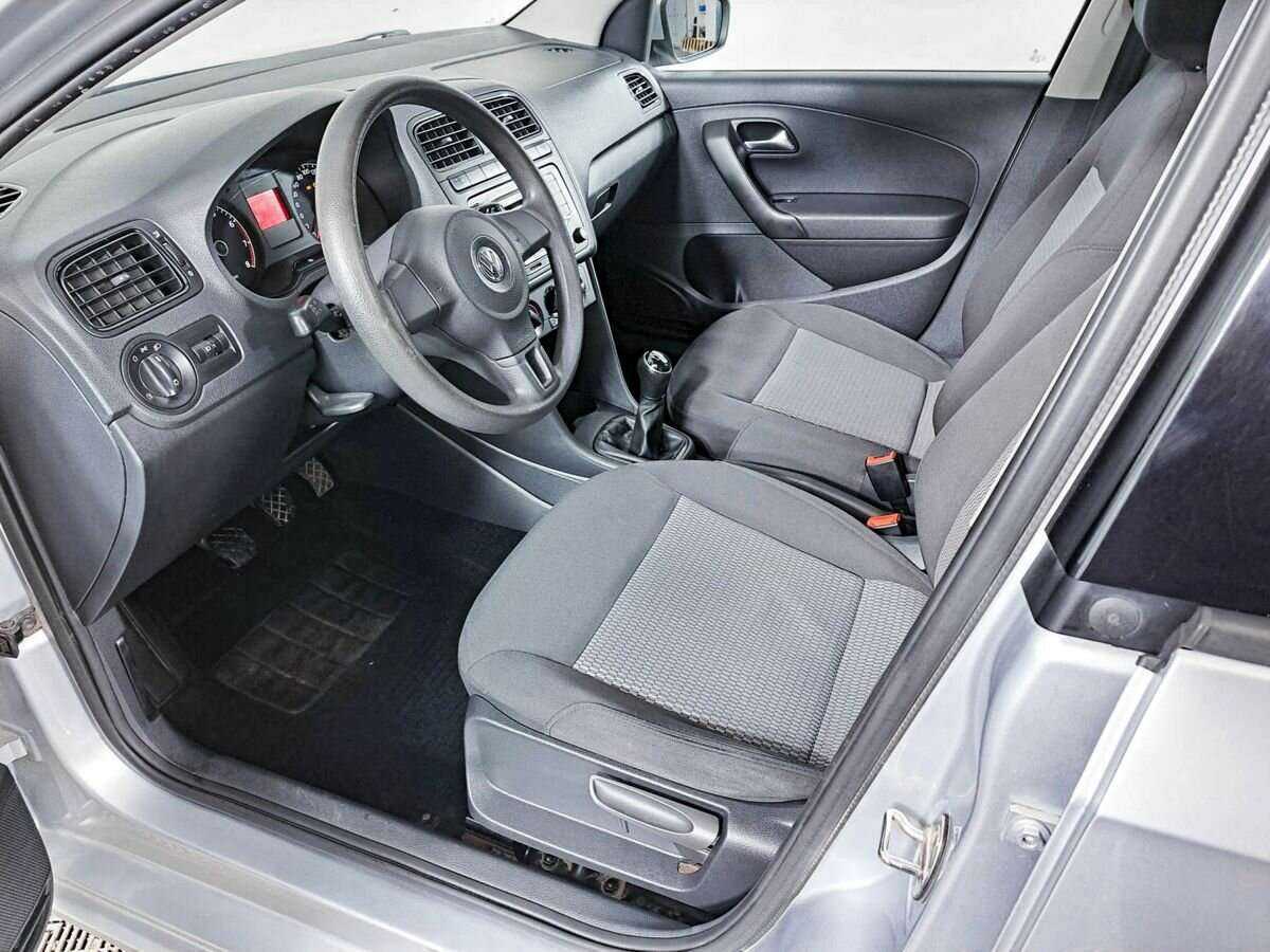 Volkswagen Polo с пробегом — 2014 год. Фото: #13