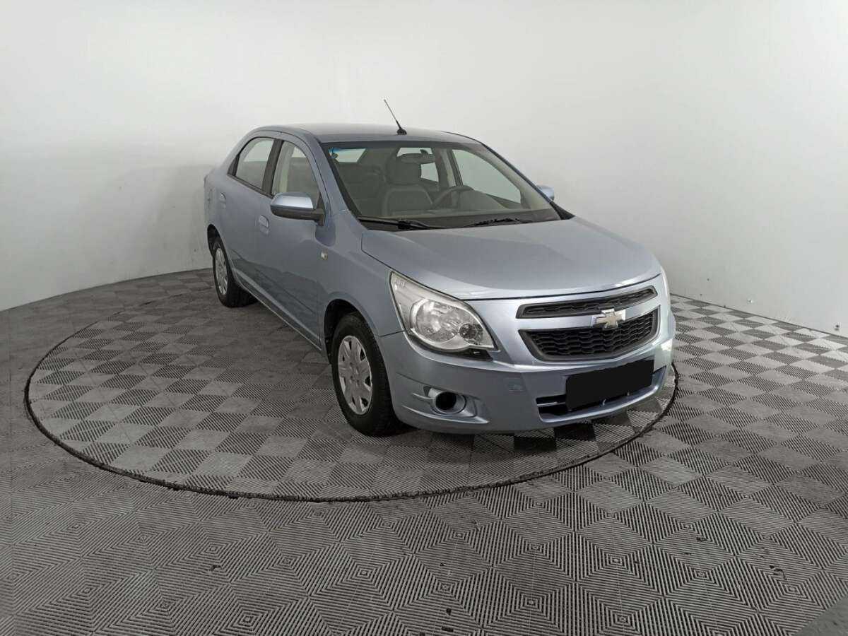 Chevrolet Cobalt с пробегом — 2013 год. Фото: #2