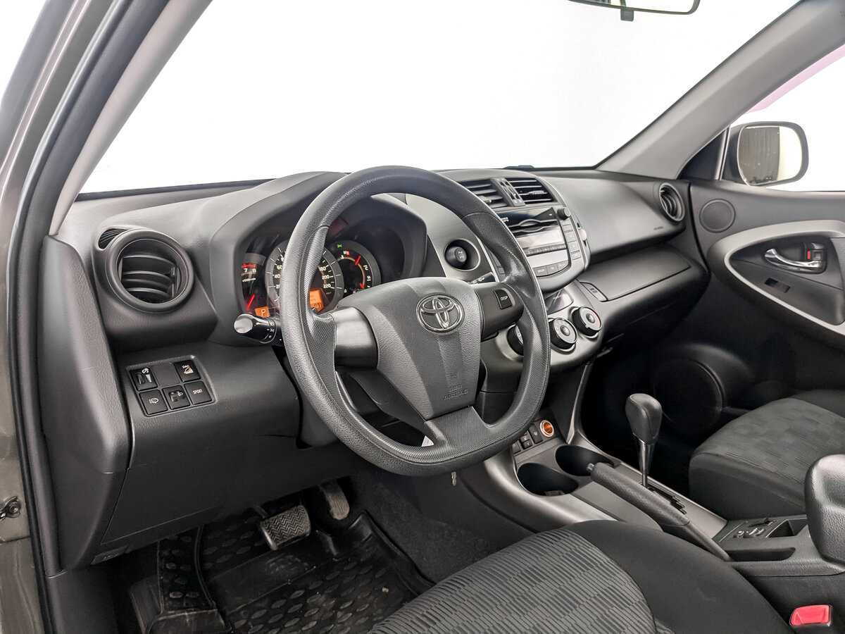 Toyota RAV4 с пробегом — 2012 год. Фото: #15