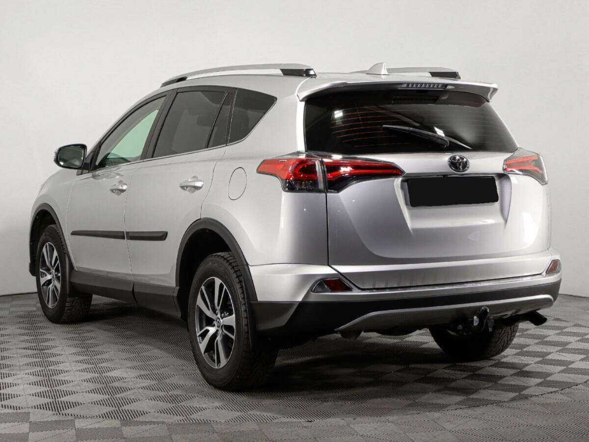 Toyota RAV4 с пробегом — 2017 год. Фото: #5