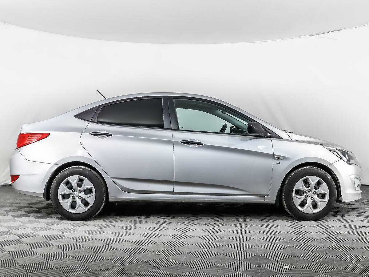 Hyundai Solaris с пробегом — 2014 год. Фото: #3