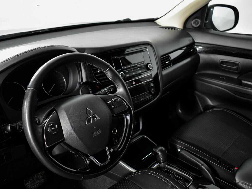 Mitsubishi Outlander с пробегом — 2019 год. Фото: #6