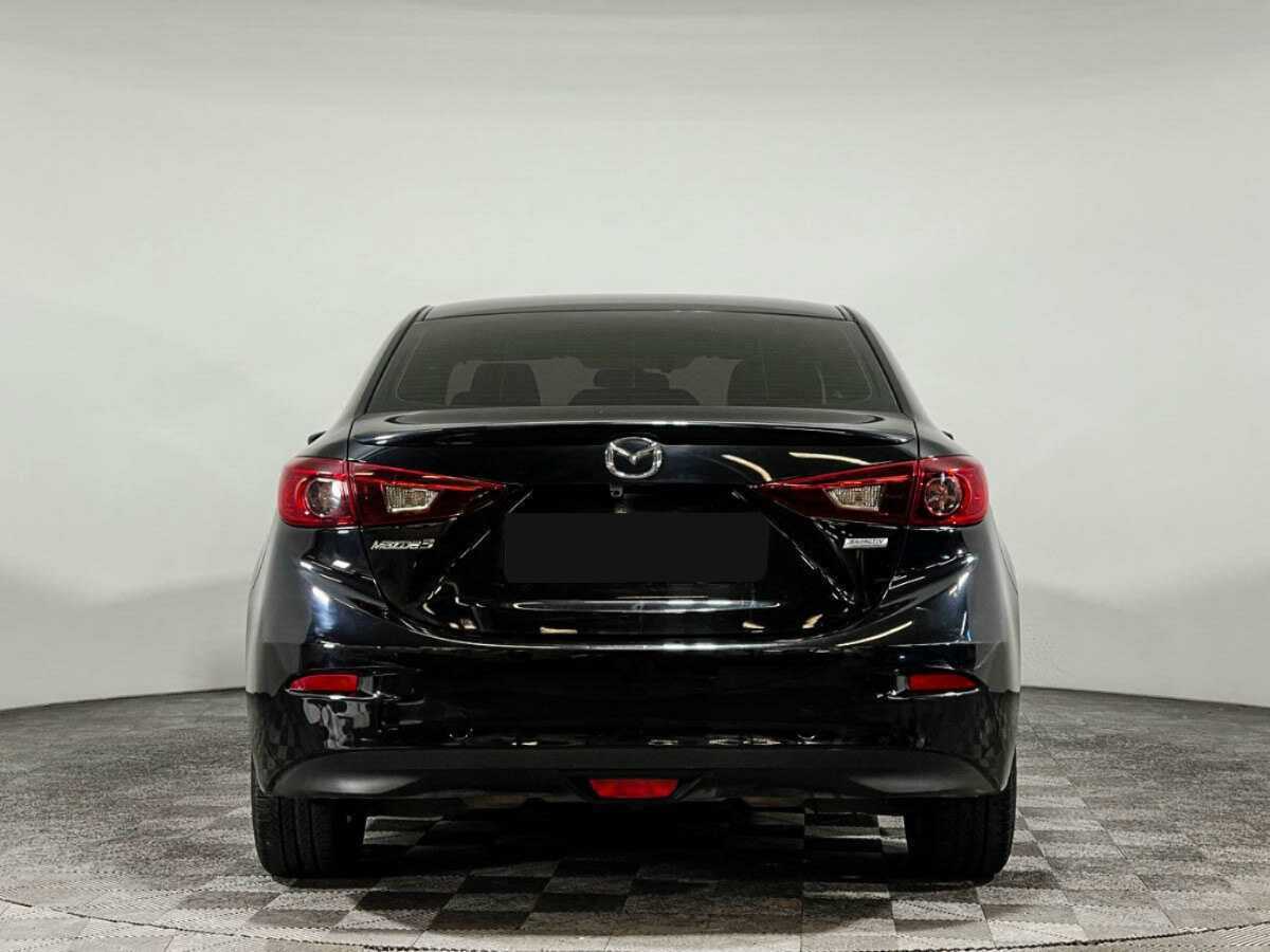 Mazda 3 с пробегом — 2017 год. Фото: #5