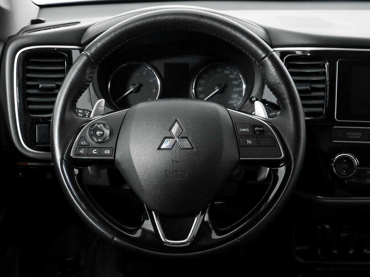 Mitsubishi Outlander с пробегом — 2019 год. Фото: #11