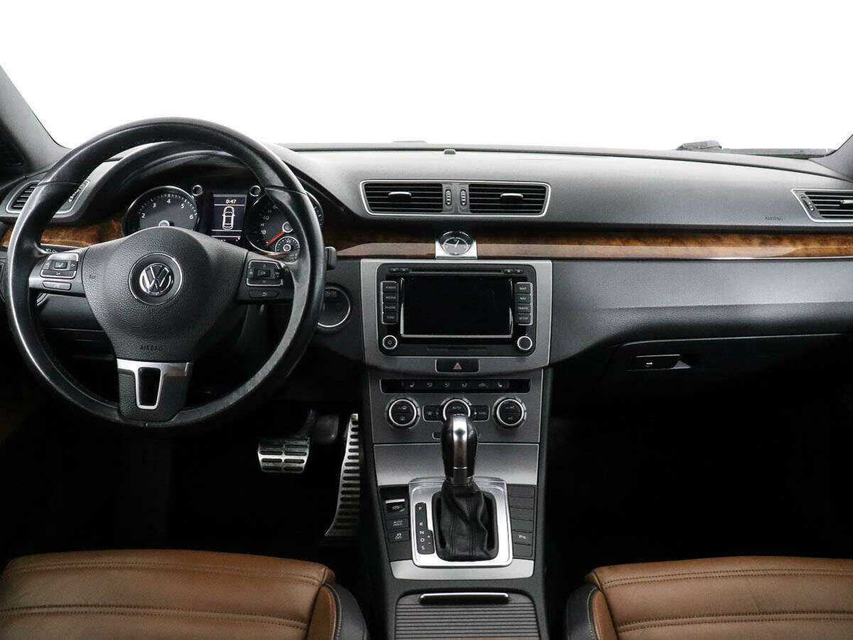 Volkswagen Passat CC с пробегом — 2012 год. Фото: #10