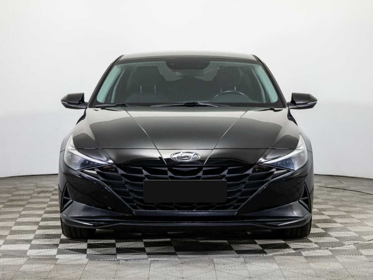 Hyundai Elantra с пробегом — 2020 год. Фото: #1