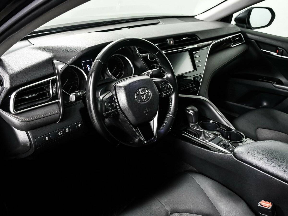 Toyota Camry с пробегом — 2019 год. Фото: #12