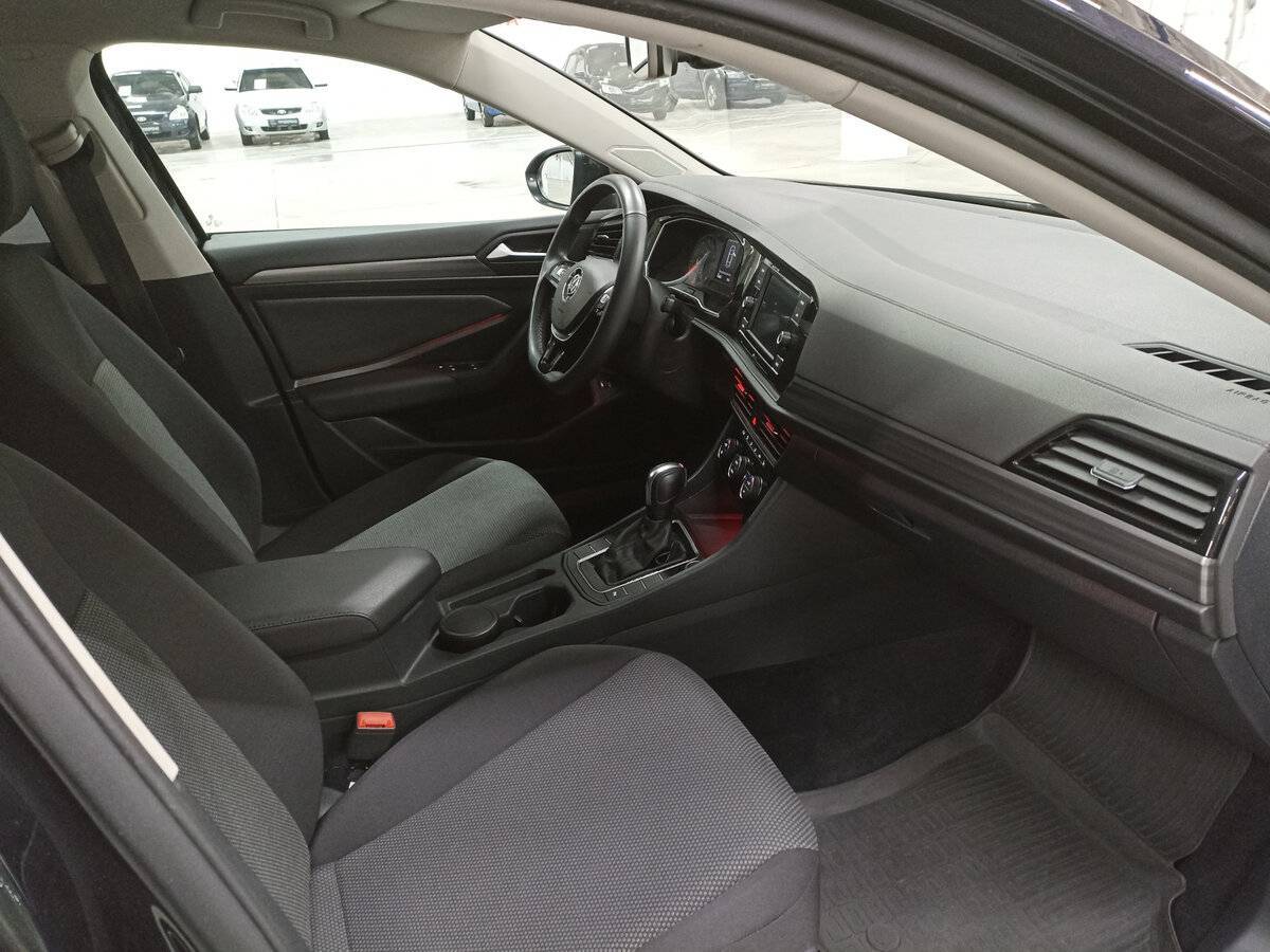 Volkswagen Jetta с пробегом — 2020 год. Фото: #10