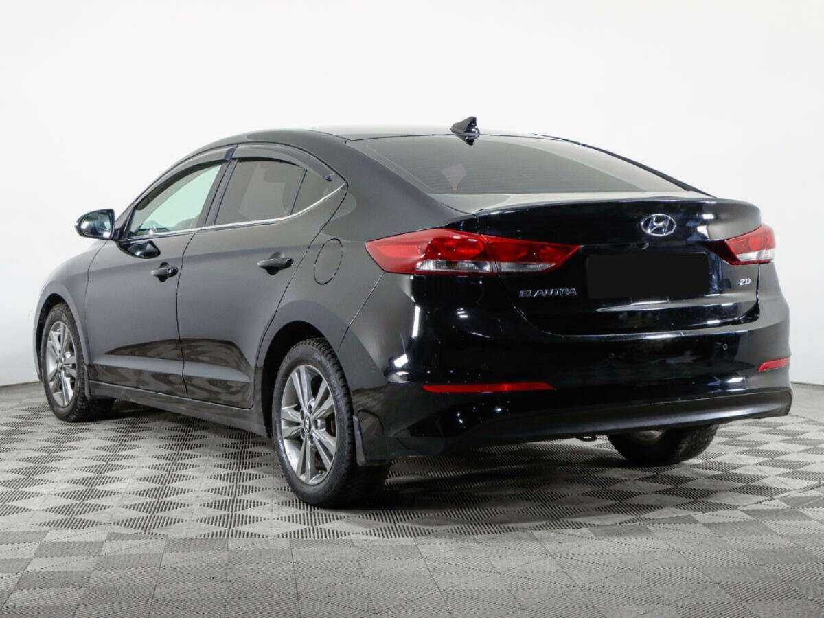 Hyundai Elantra с пробегом — 2017 год. Фото: #6
