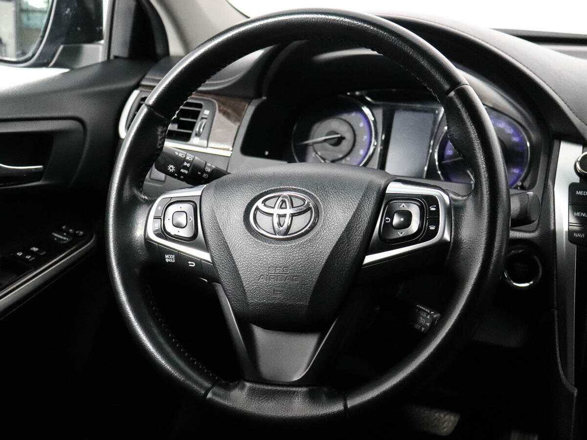Toyota Camry с пробегом — 2017 год. Фото: #14