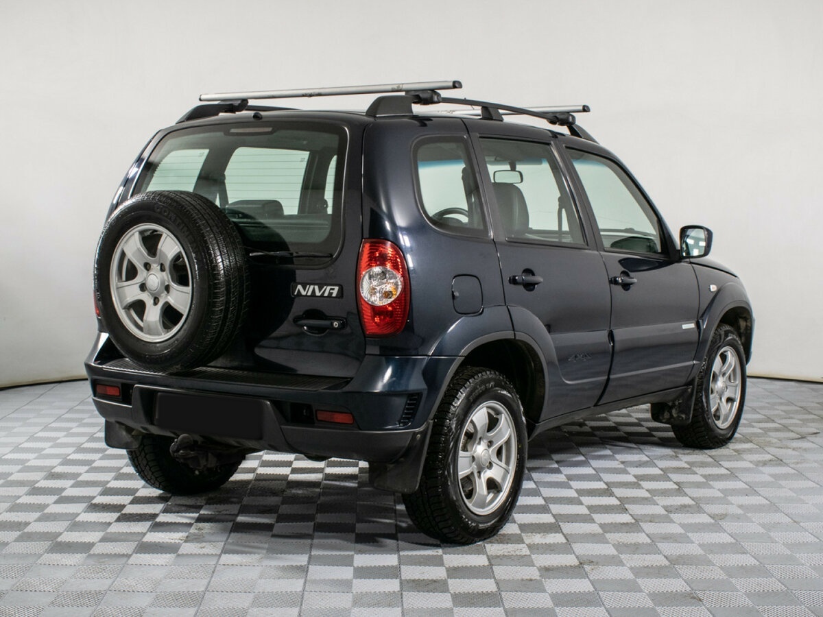 Chevrolet Niva с пробегом — 2012 год. Фото: #3