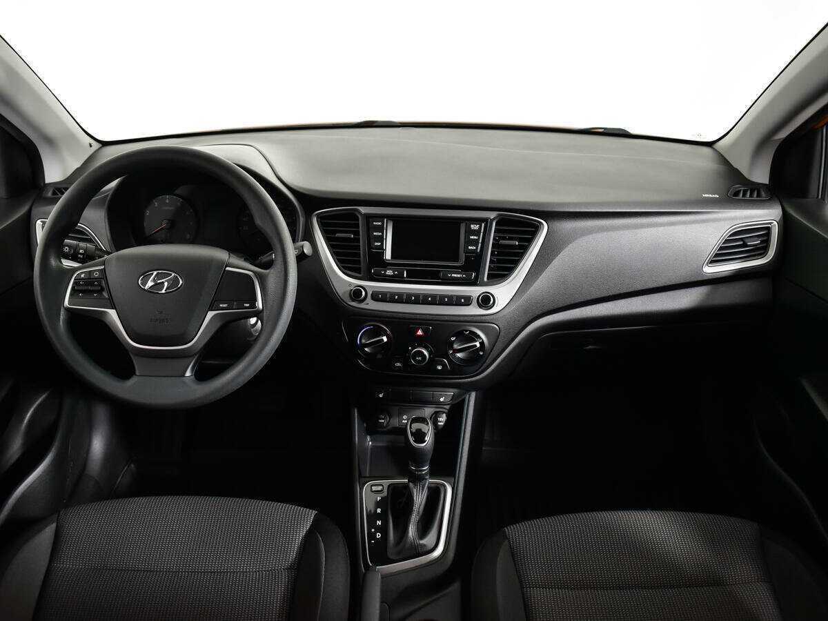 Hyundai Solaris с пробегом — 2017 год. Фото: #9