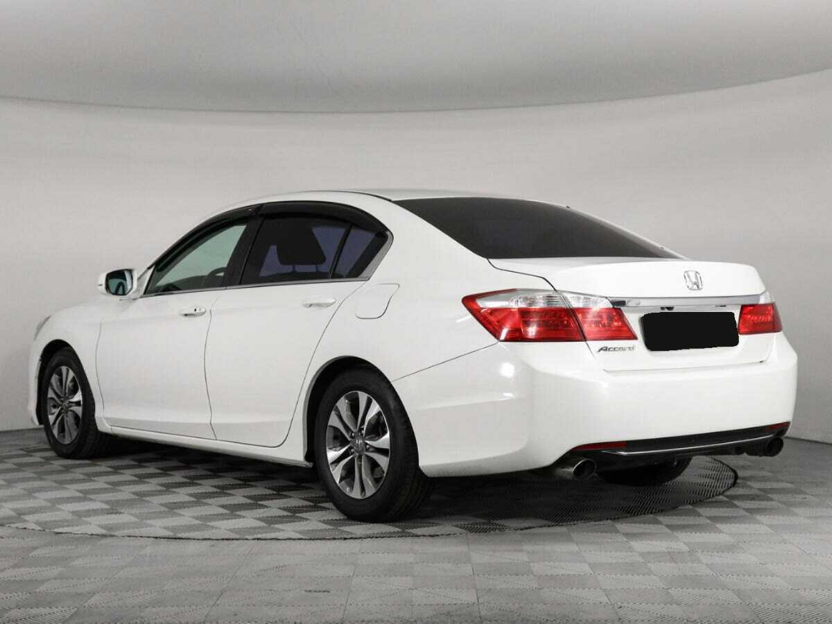Honda Accord с пробегом — 2013 год. Фото: #4
