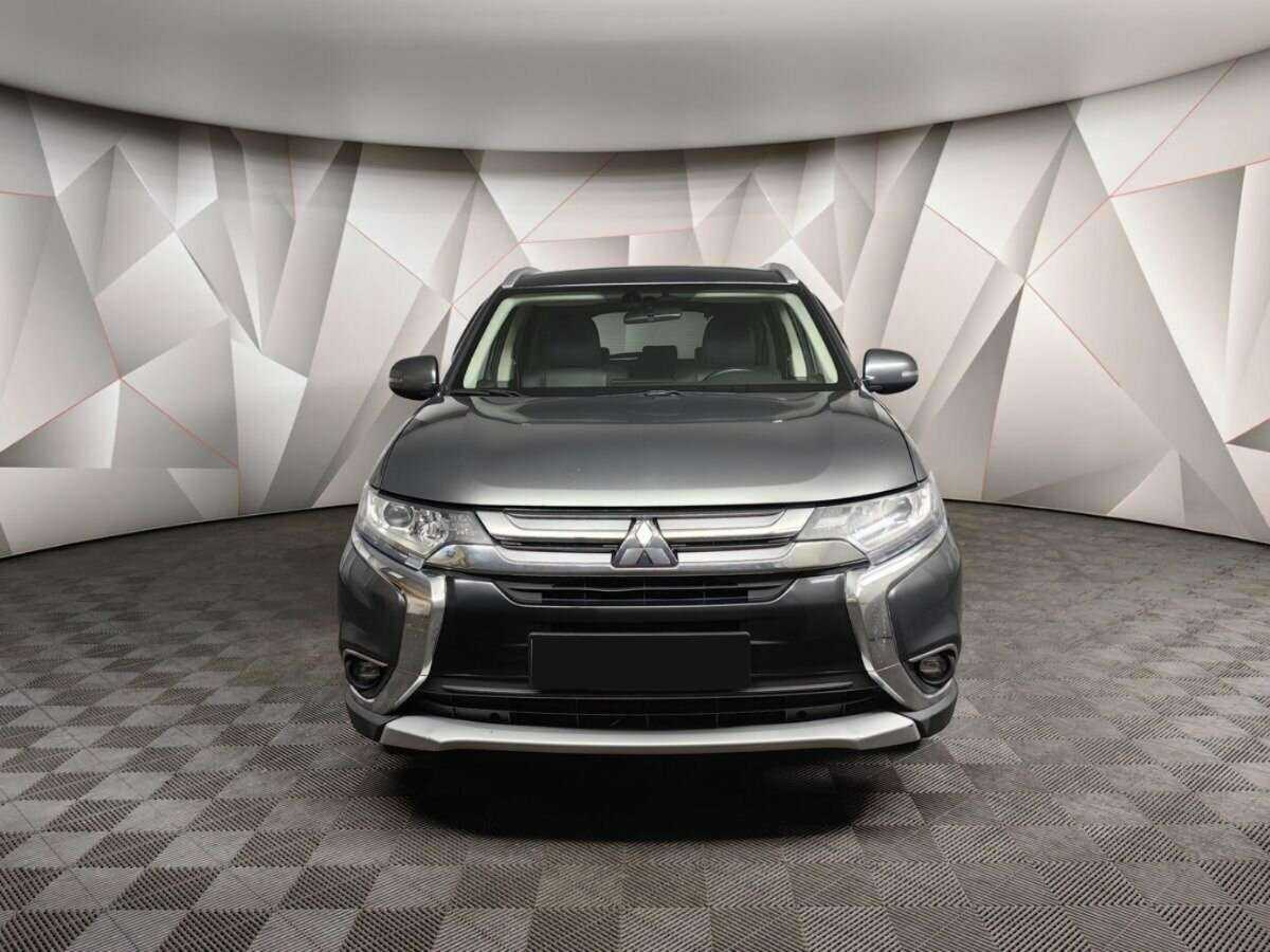 Mitsubishi Outlander с пробегом — 2017 год. Фото: #6