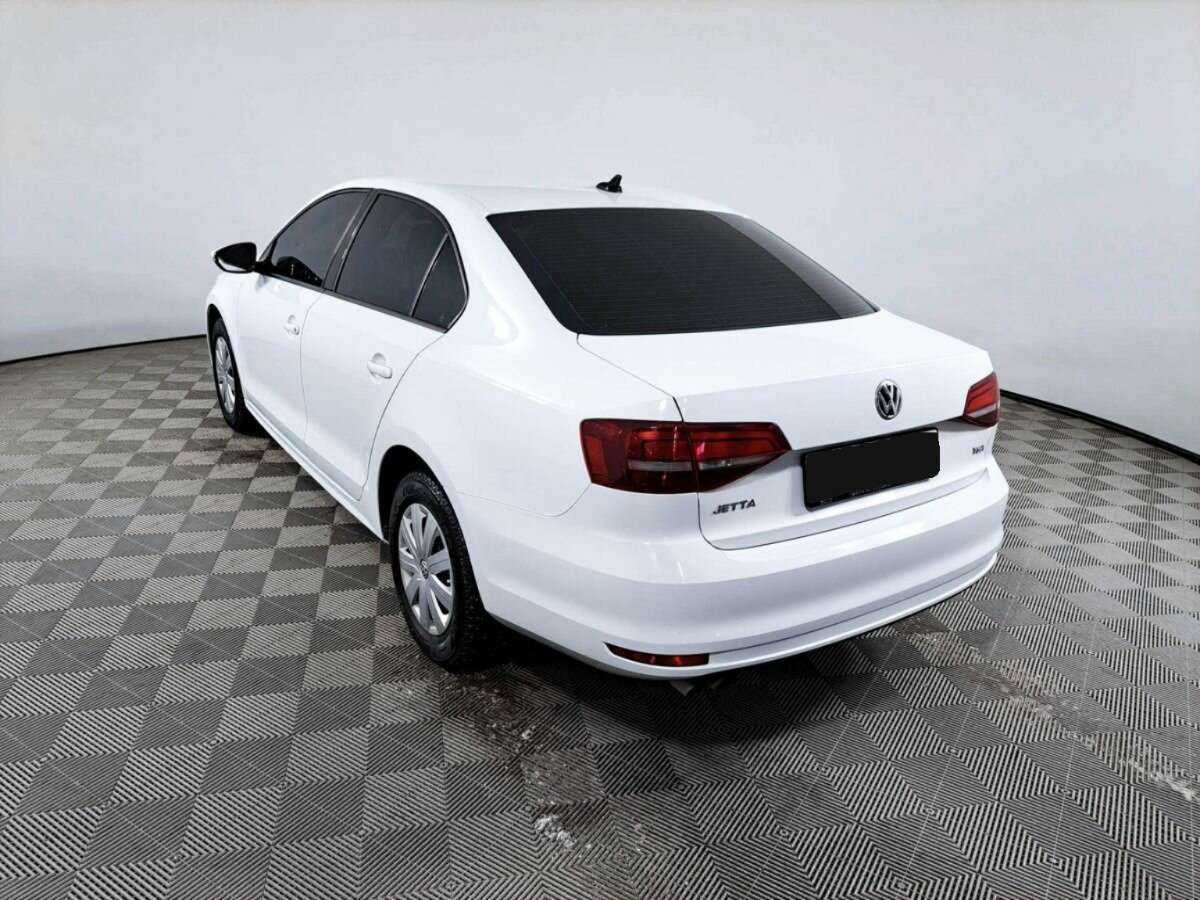Volkswagen Jetta с пробегом — 2016 год. Фото: #6