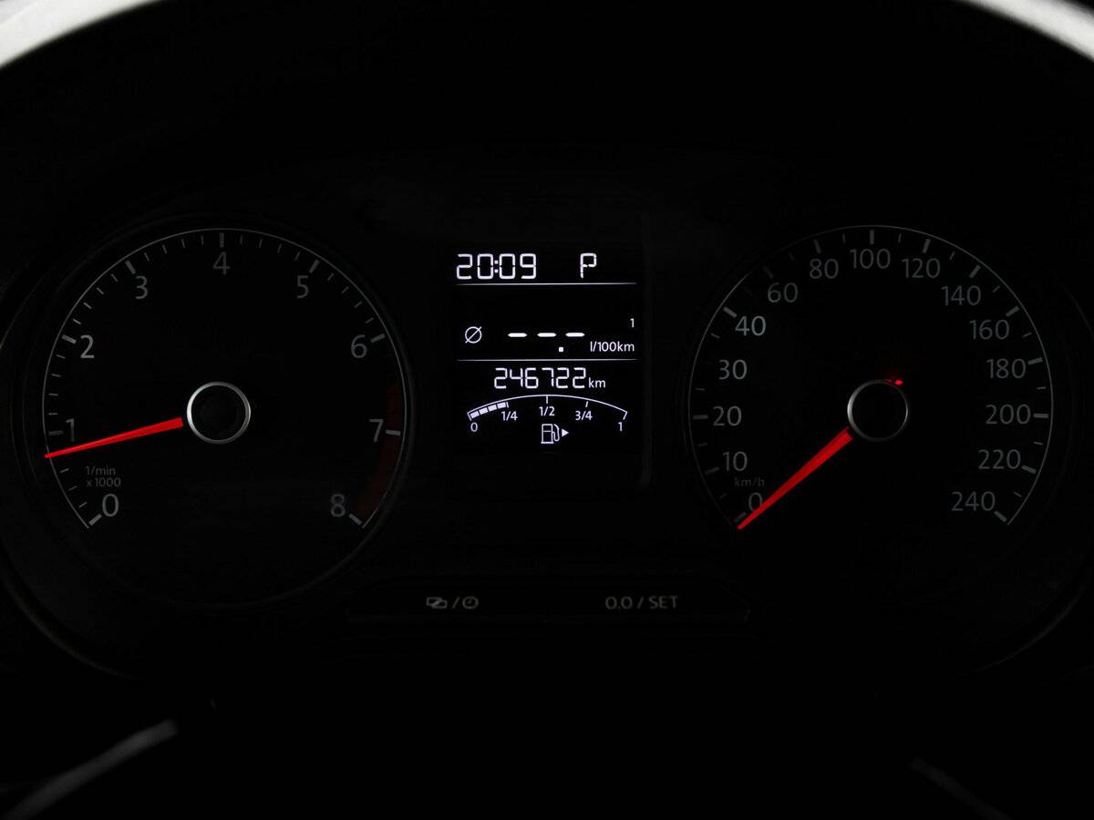 Volkswagen Polo с пробегом — 2016 год. Фото: #14