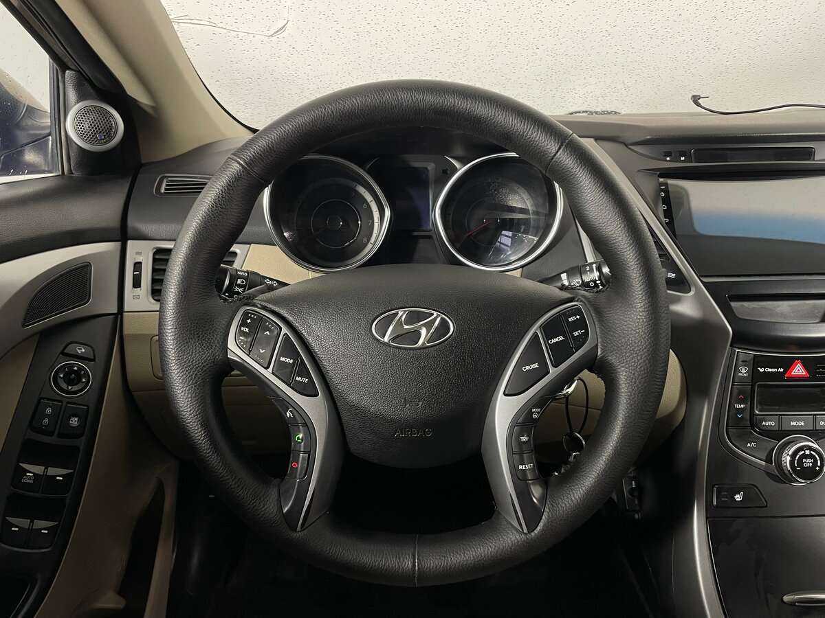Hyundai Elantra с пробегом — 2014 год. Фото: #7