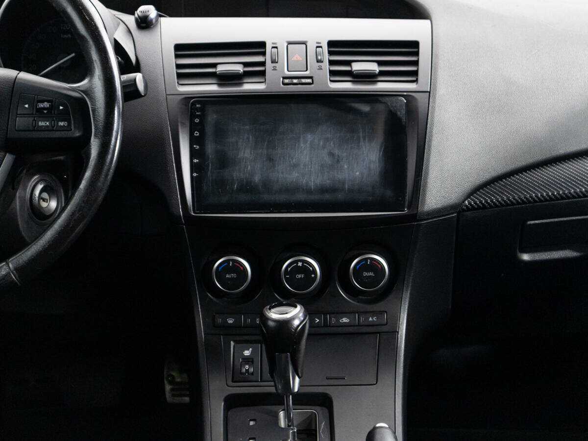 Mazda 3 с пробегом — 2012 год. Фото: #13