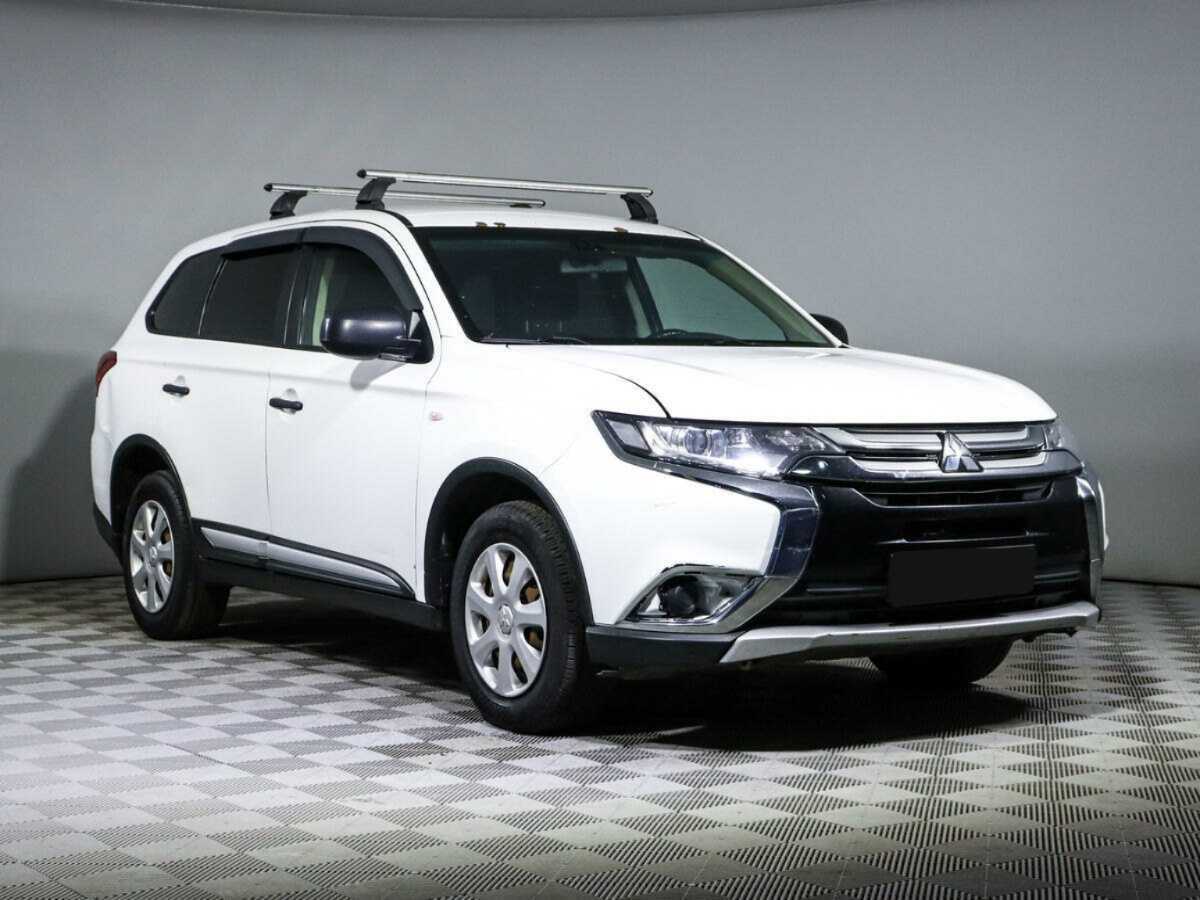 Mitsubishi Outlander с пробегом — 2018 год. Фото: #2