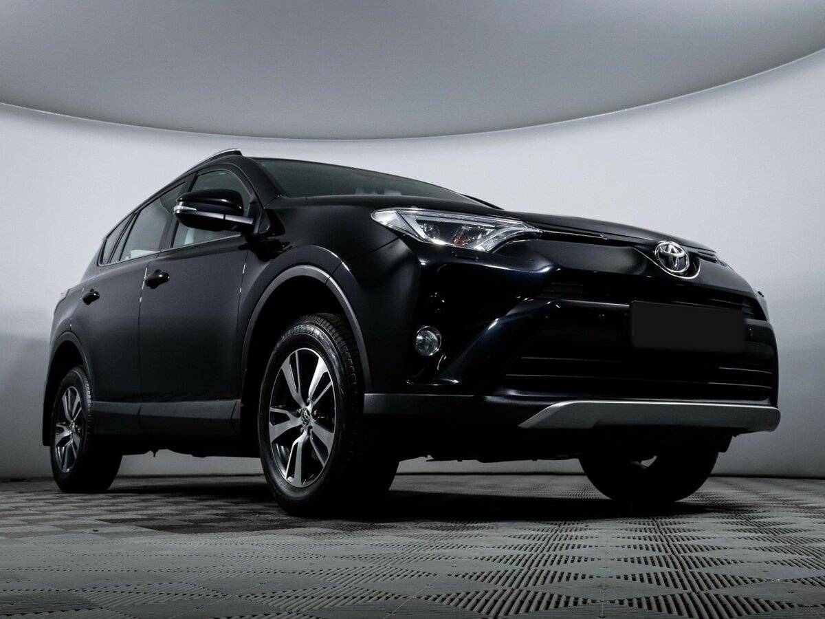 Toyota RAV4 с пробегом — 2018 год. Фото: #18