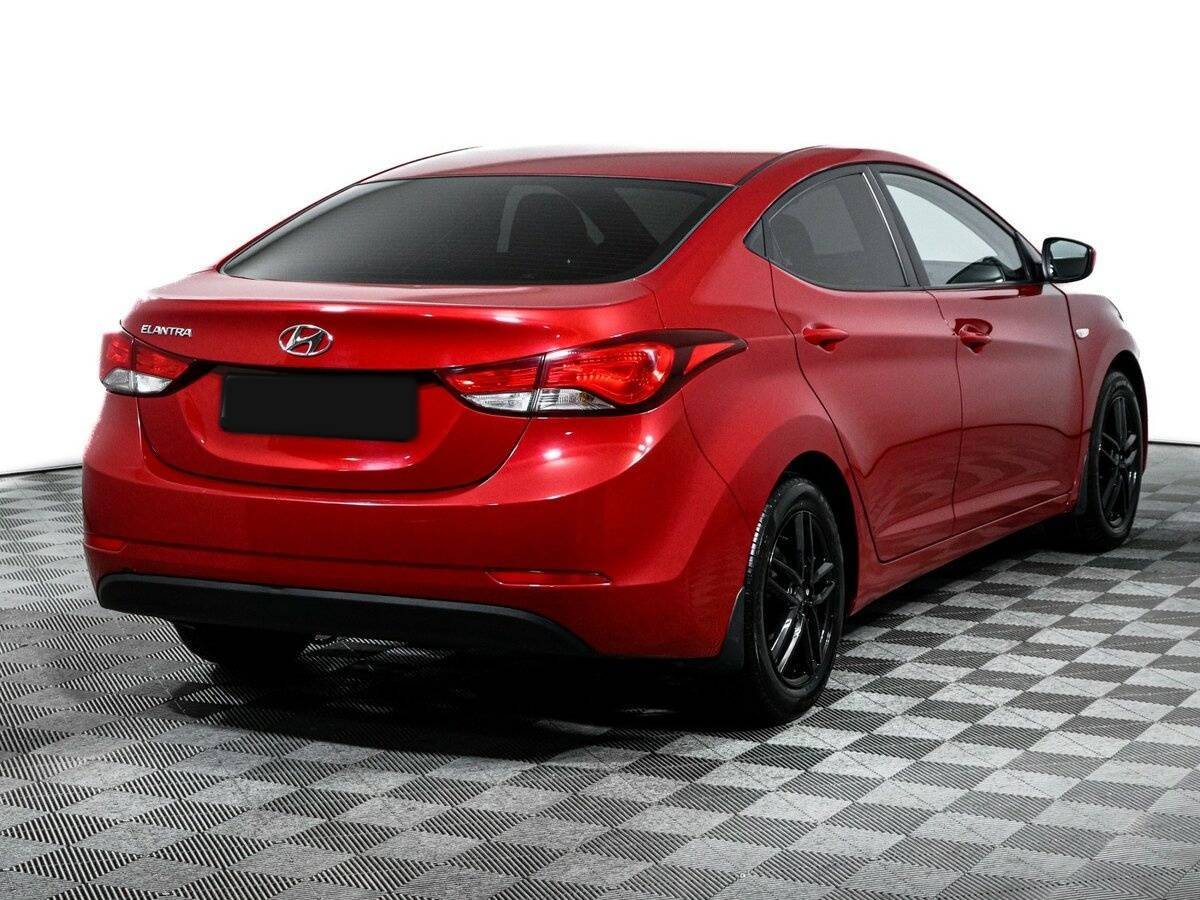 Hyundai Elantra с пробегом — 2015 год. Фото: #4