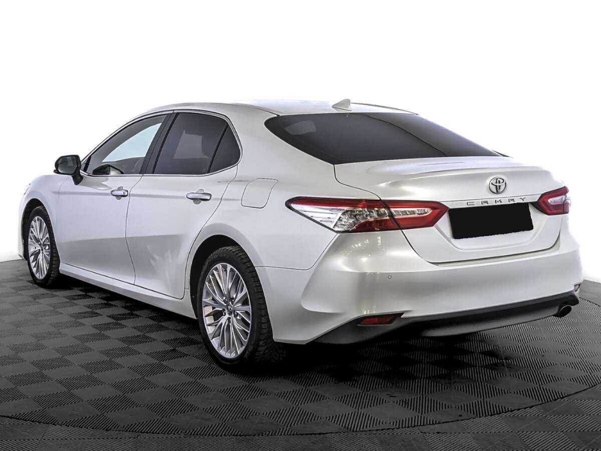 Toyota Camry с пробегом — 2019 год. Фото: #6