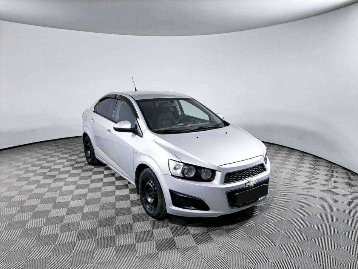 Chevrolet Aveo с пробегом — 2012 год. Фото: #2