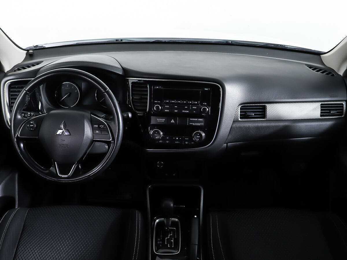 Mitsubishi Outlander с пробегом — 2018 год. Фото: #10