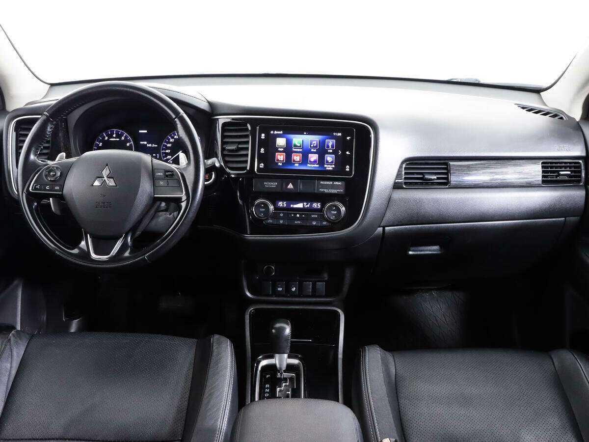 Mitsubishi Outlander с пробегом — 2018 год. Фото: #9