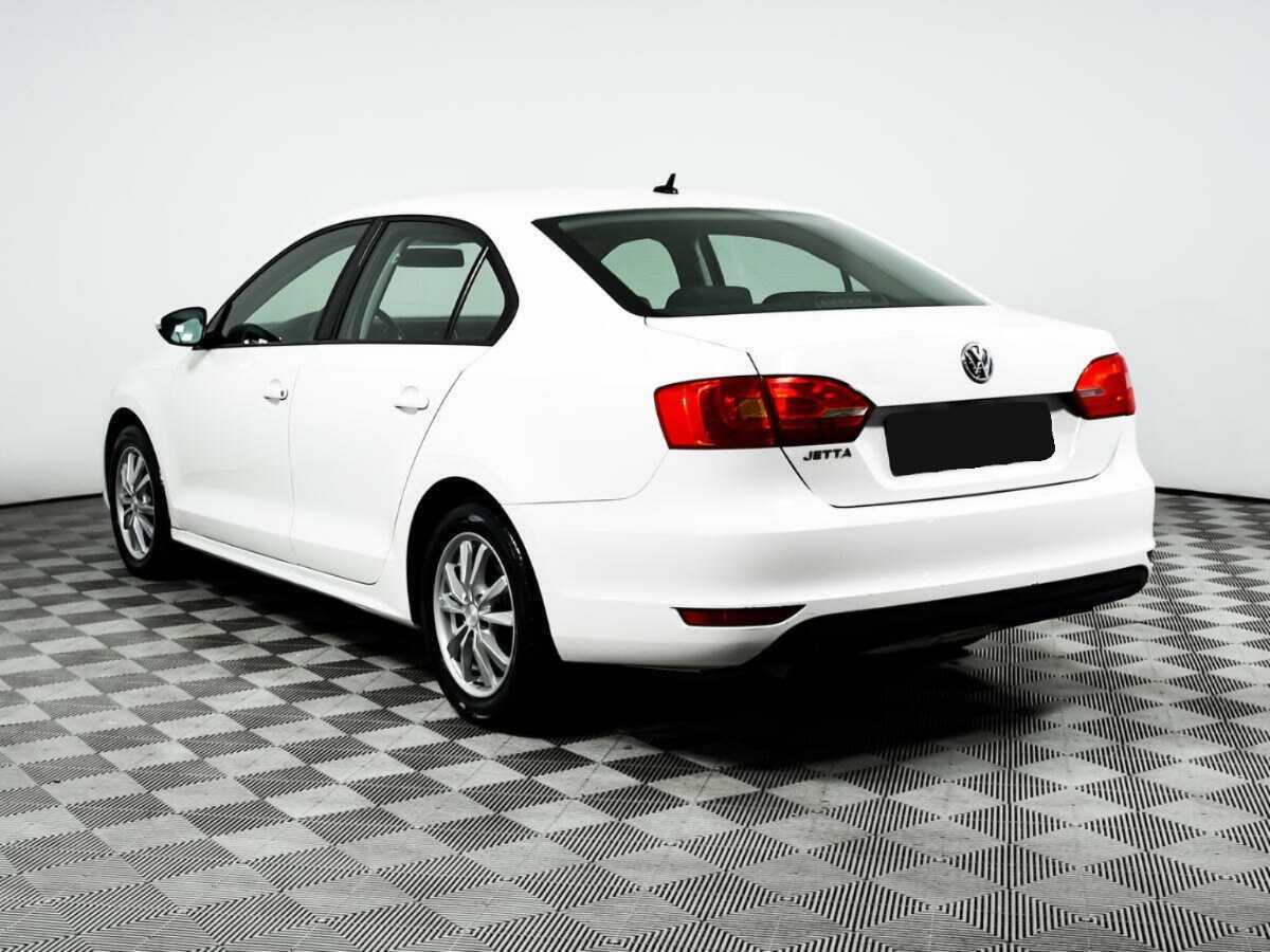 Volkswagen Jetta с пробегом — 2012 год. Фото: #6