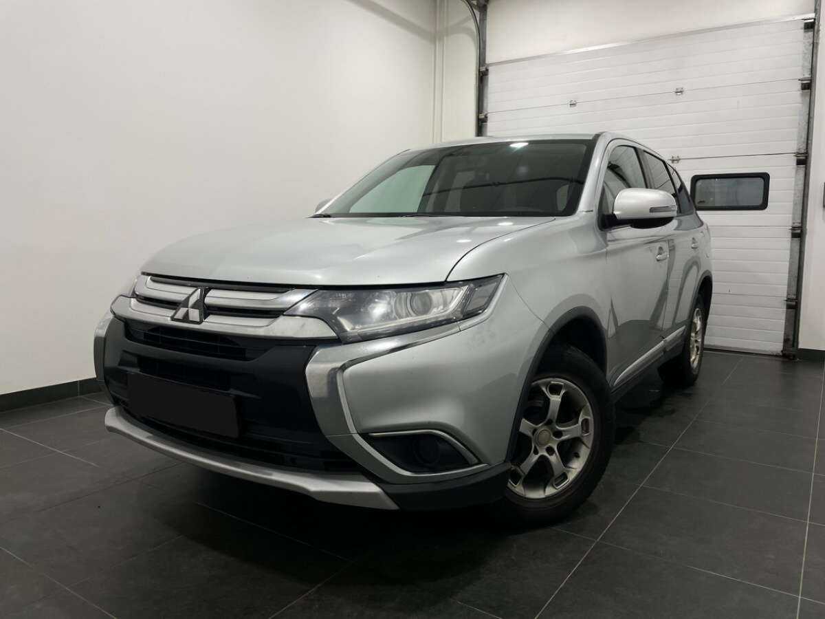 Mitsubishi Outlander с пробегом — 2016 год. Фото: #0