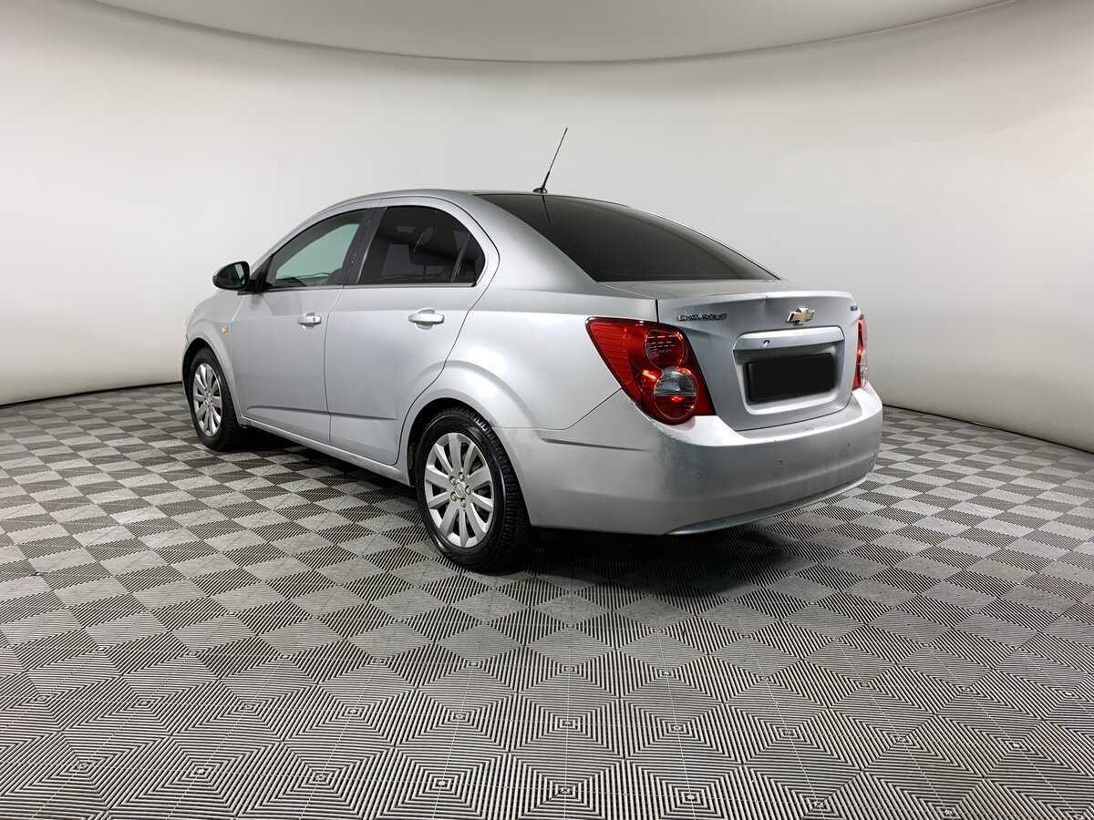 Chevrolet Aveo с пробегом — 2014 год. Фото: #6