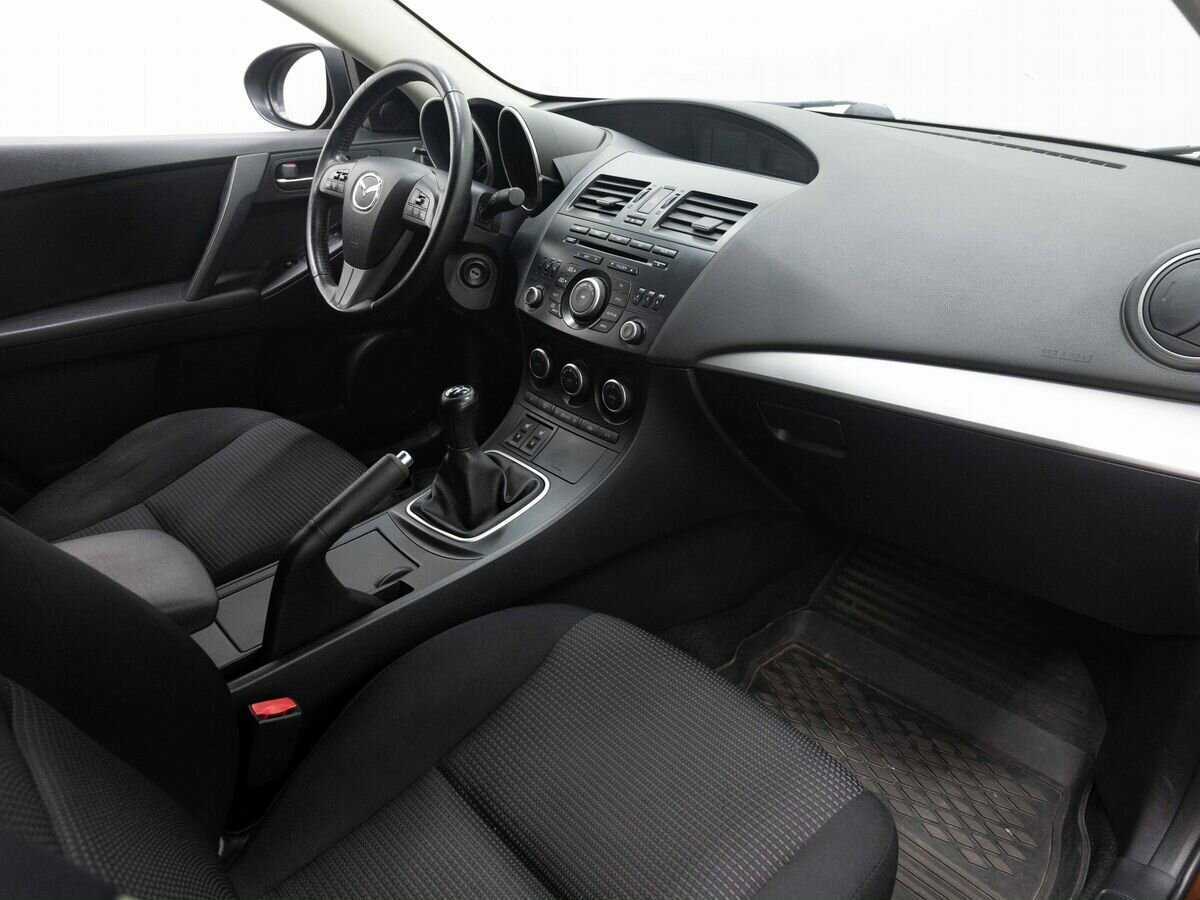 Mazda 3 с пробегом — 2012 год. Фото: #11
