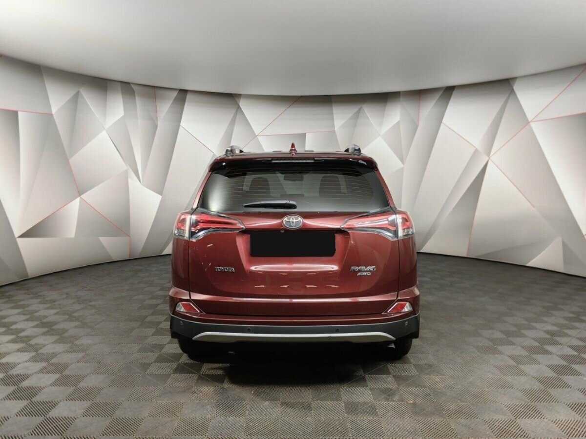 Toyota RAV4 с пробегом — 2018 год. Фото: #7