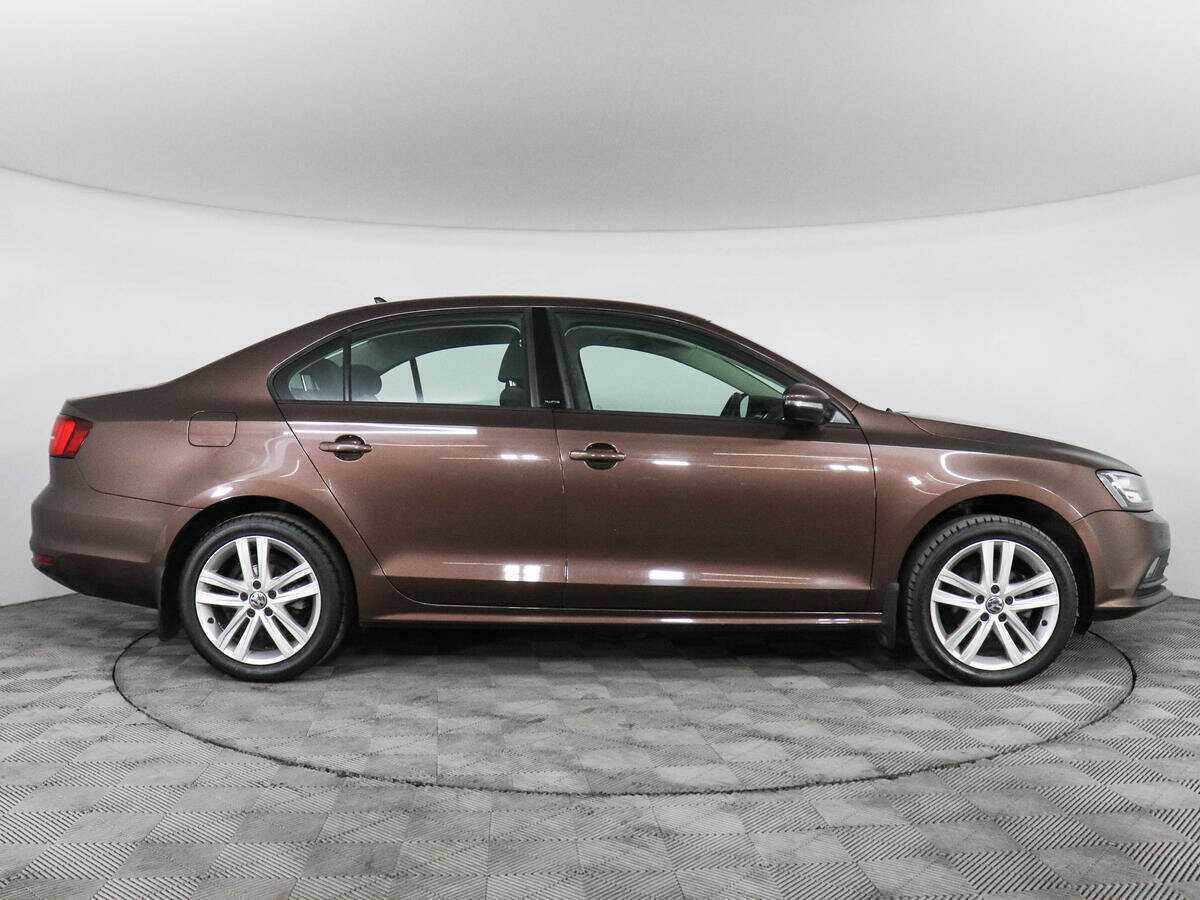 Volkswagen Jetta с пробегом — 2017 год. Фото: #3