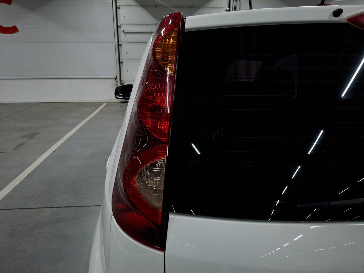 Nissan Note с пробегом — 2012 год. Фото: #8