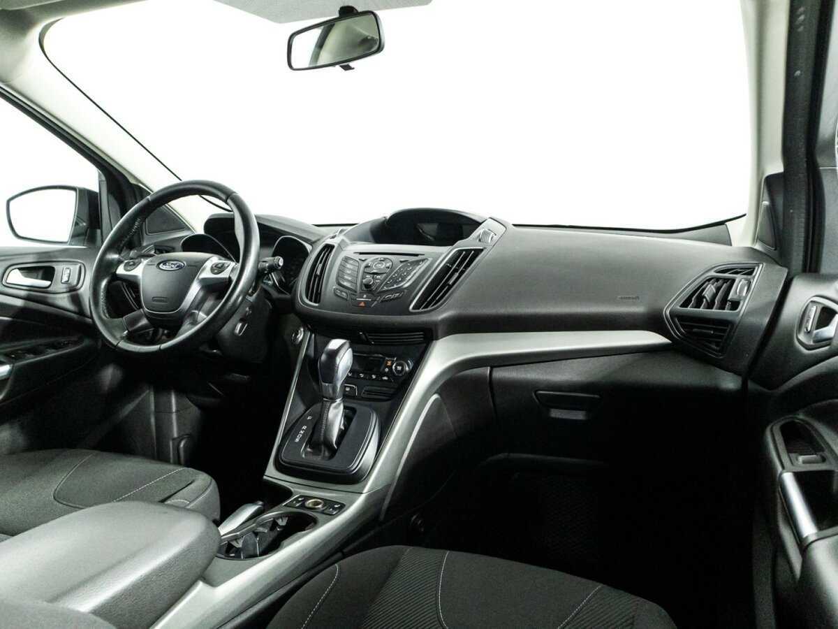 Ford Kuga с пробегом — 2015 год. Фото: #8