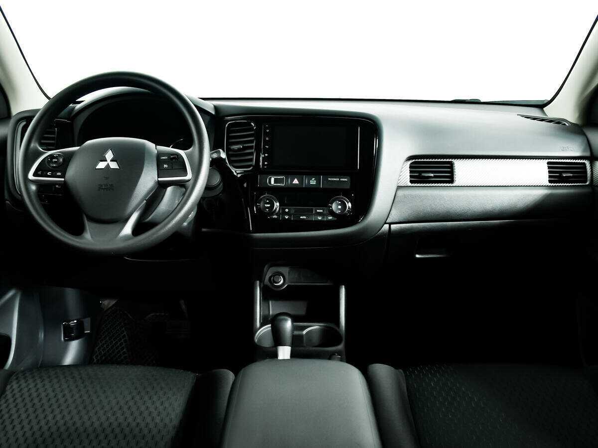 Mitsubishi Outlander с пробегом — 2013 год. Фото: #9