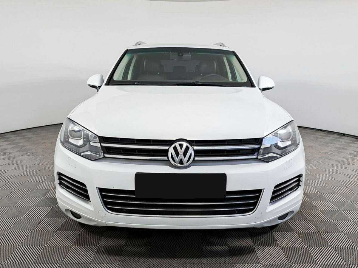 Volkswagen Touareg с пробегом — 2012 год. Фото: #1