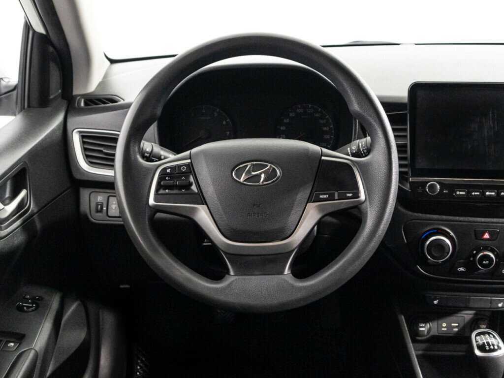 Hyundai Solaris с пробегом — 2017 год. Фото: #16