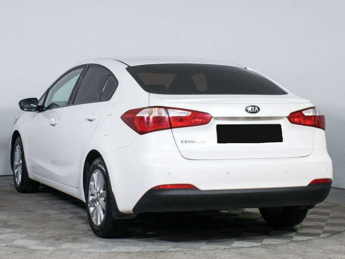 Kia Cerato с пробегом — 2015 год. Фото: #6