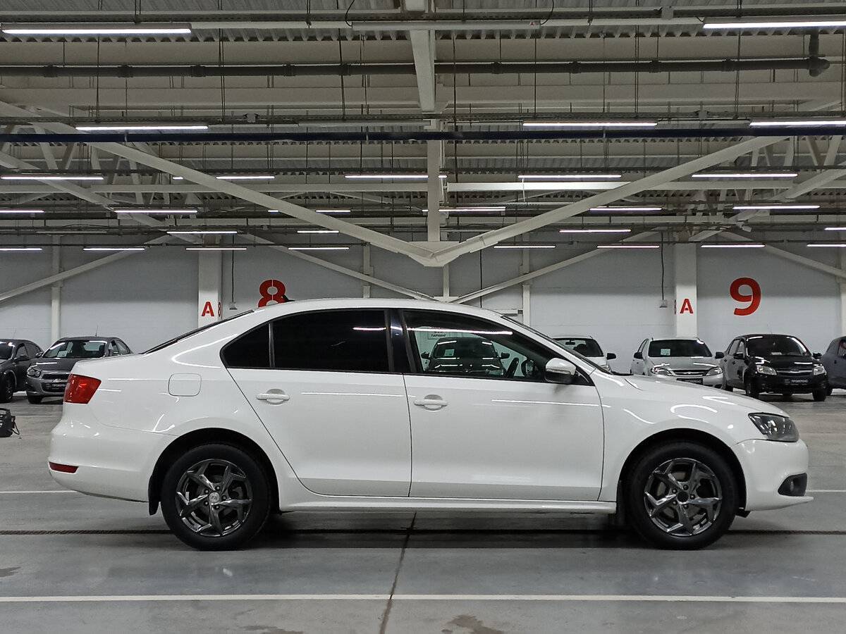 Volkswagen Jetta с пробегом — 2014 год. Фото: #3