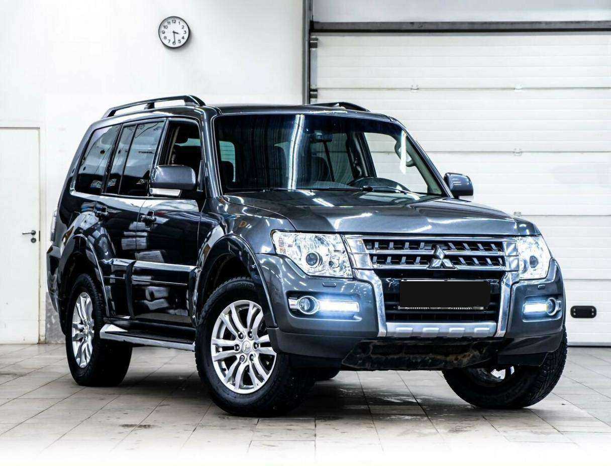 Mitsubishi Pajero с пробегом — 2014 год. Фото: #1