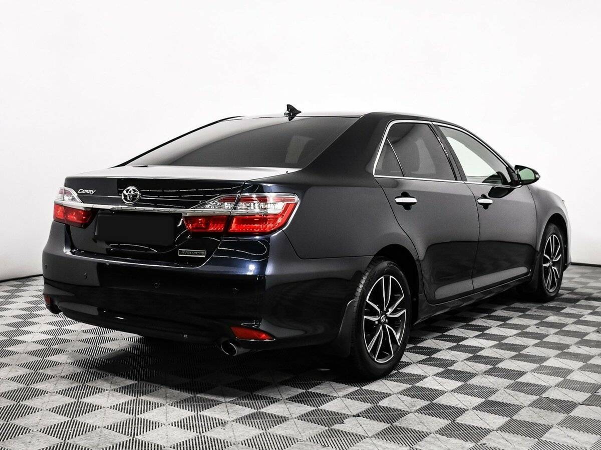 Toyota Camry с пробегом — 2017 год. Фото: #3