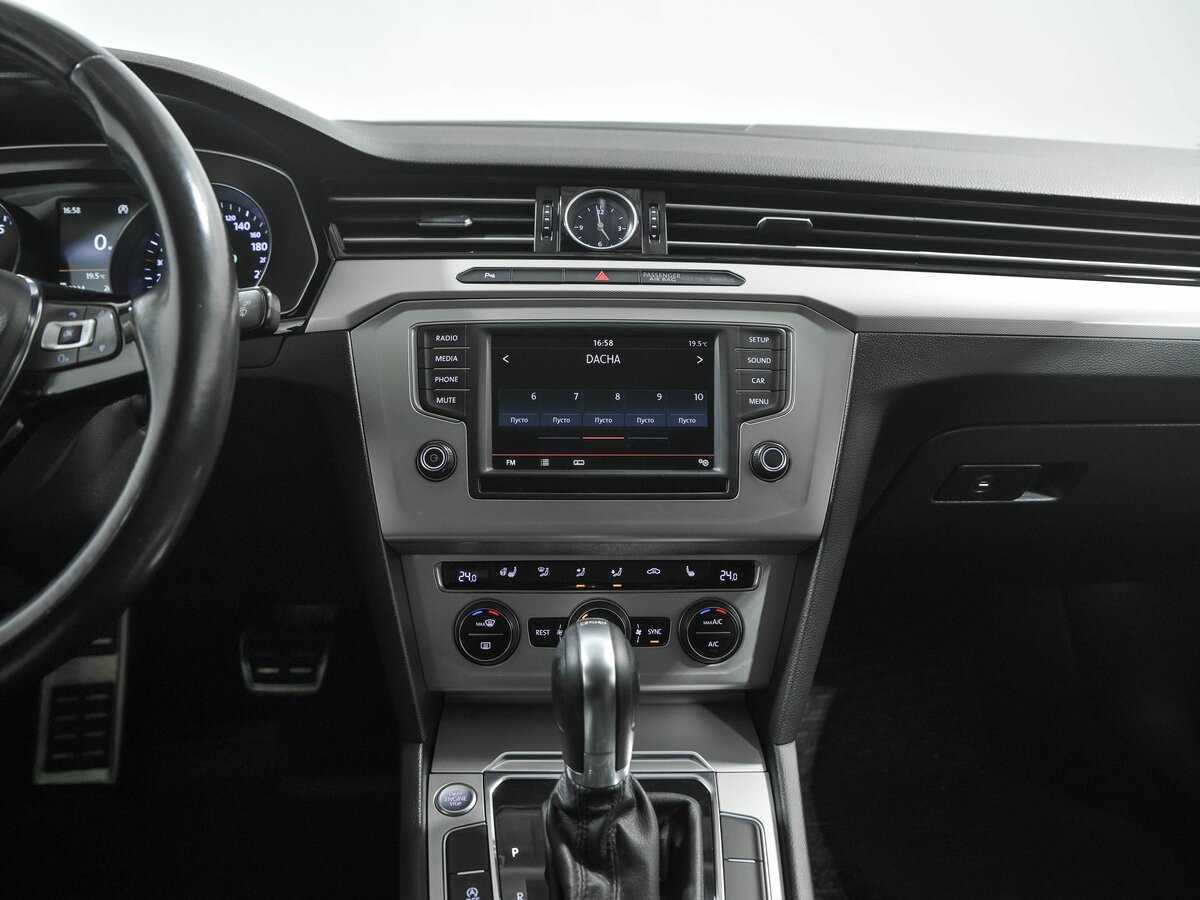 Volkswagen Passat с пробегом — 2015 год. Фото: #8