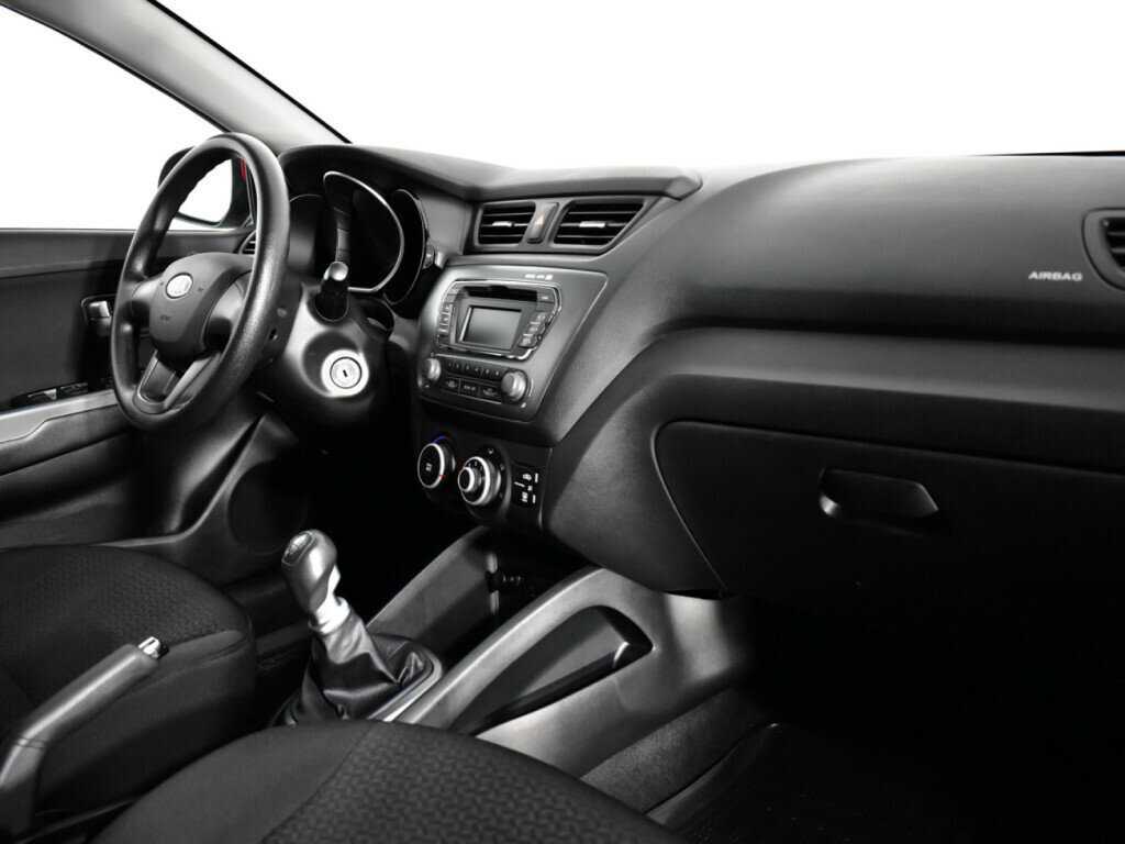 Kia Rio с пробегом — 2012 год. Фото: #8