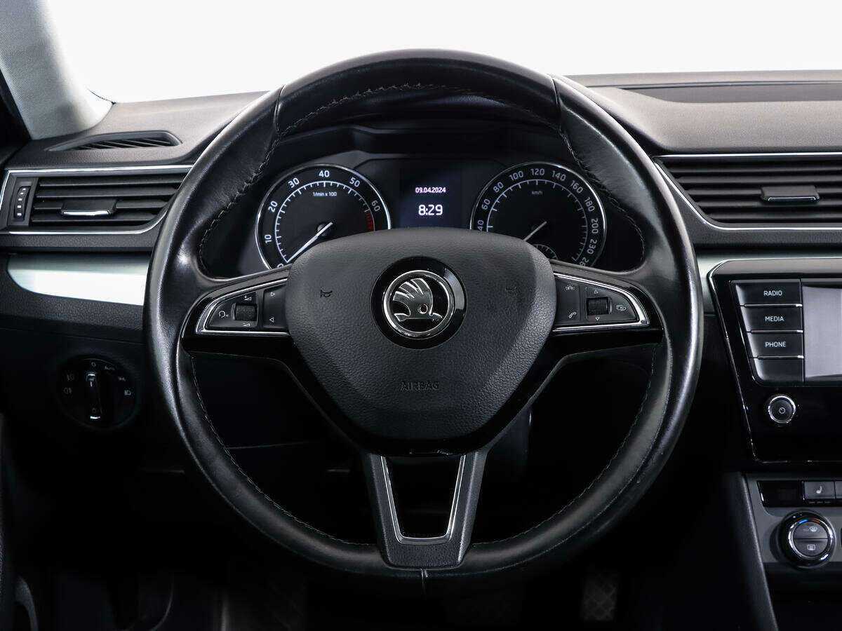 Skoda Superb с пробегом — 2016 год. Фото: #9
