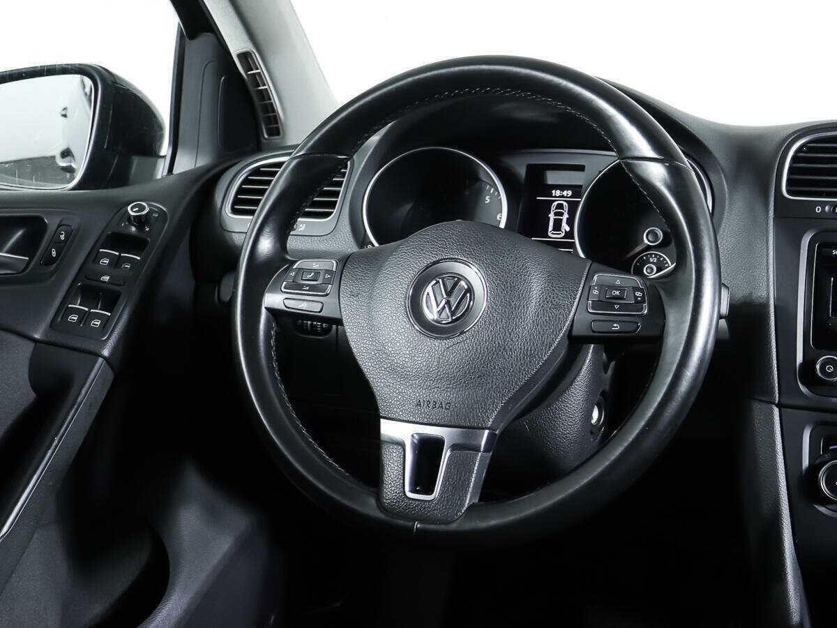 Volkswagen Golf с пробегом — 2012 год. Фото: #10