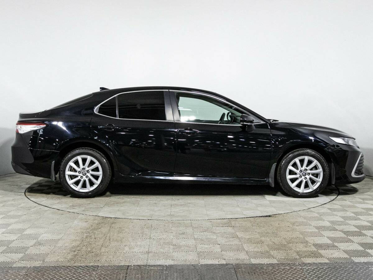 Toyota Camry с пробегом — 2021 год. Фото: #3